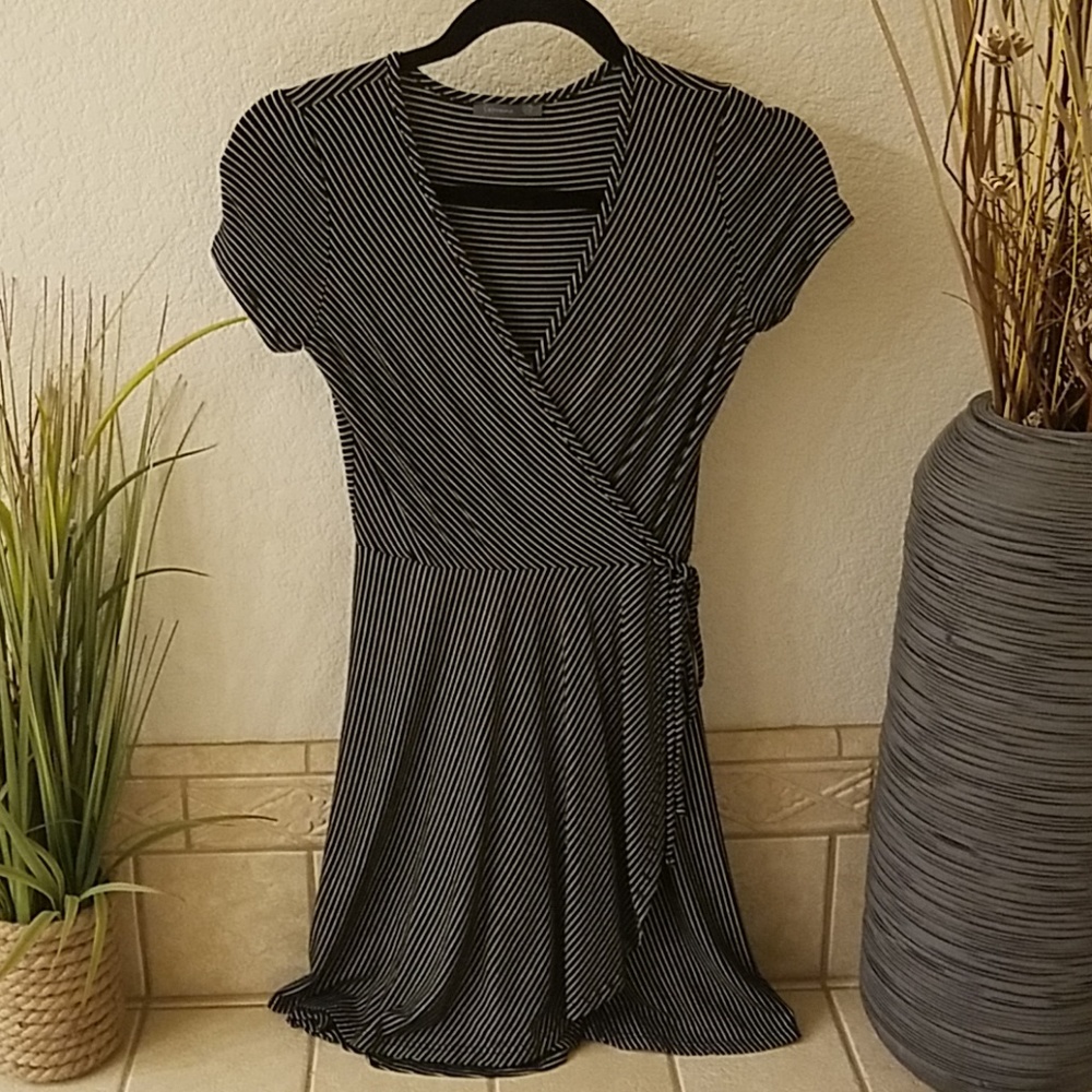 Soprano Knit Dress Black and White X Small